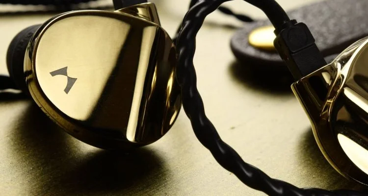 Waves in online ear monitors