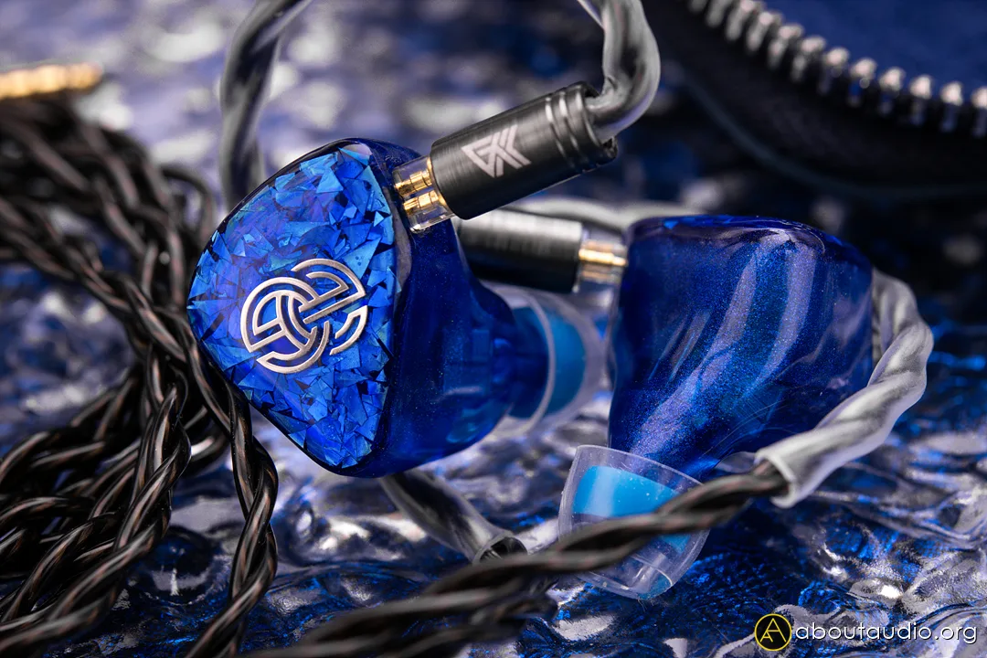 Eminent Ears Sapphire Review: Is That You, Amber Pearl? - About