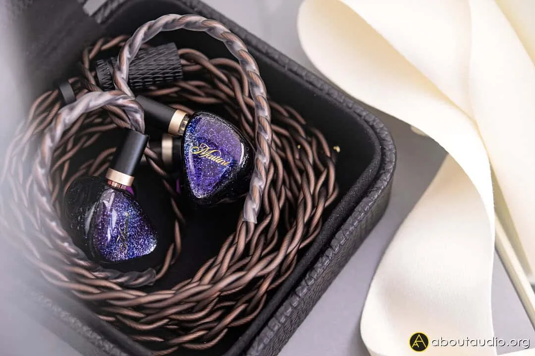 QOA Martini Review: A Cocktail of Rich Balance - About Audio Reviews